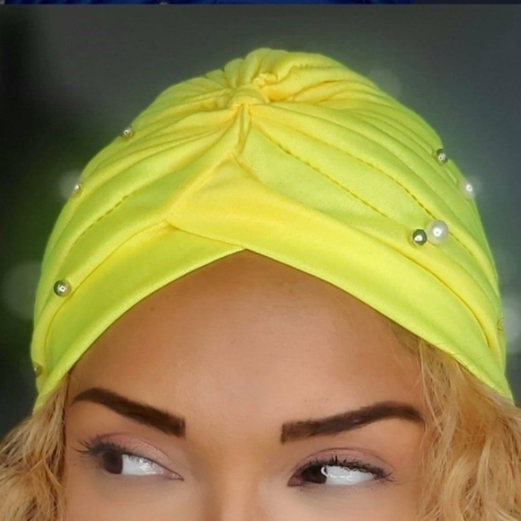 FAUX Pearl Decor Pleated Turban. Yellow. NWOT - Picture 1 of 2